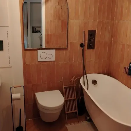 Buttes-chaumont With Balcony Apartment Paris